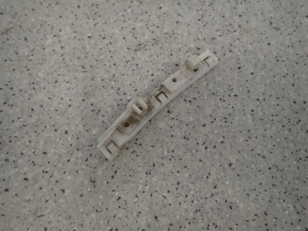 NISSAN NOTE E11 06-12 ŚLIZG ZDERZAKA PRZEDNI LEWY 7/7