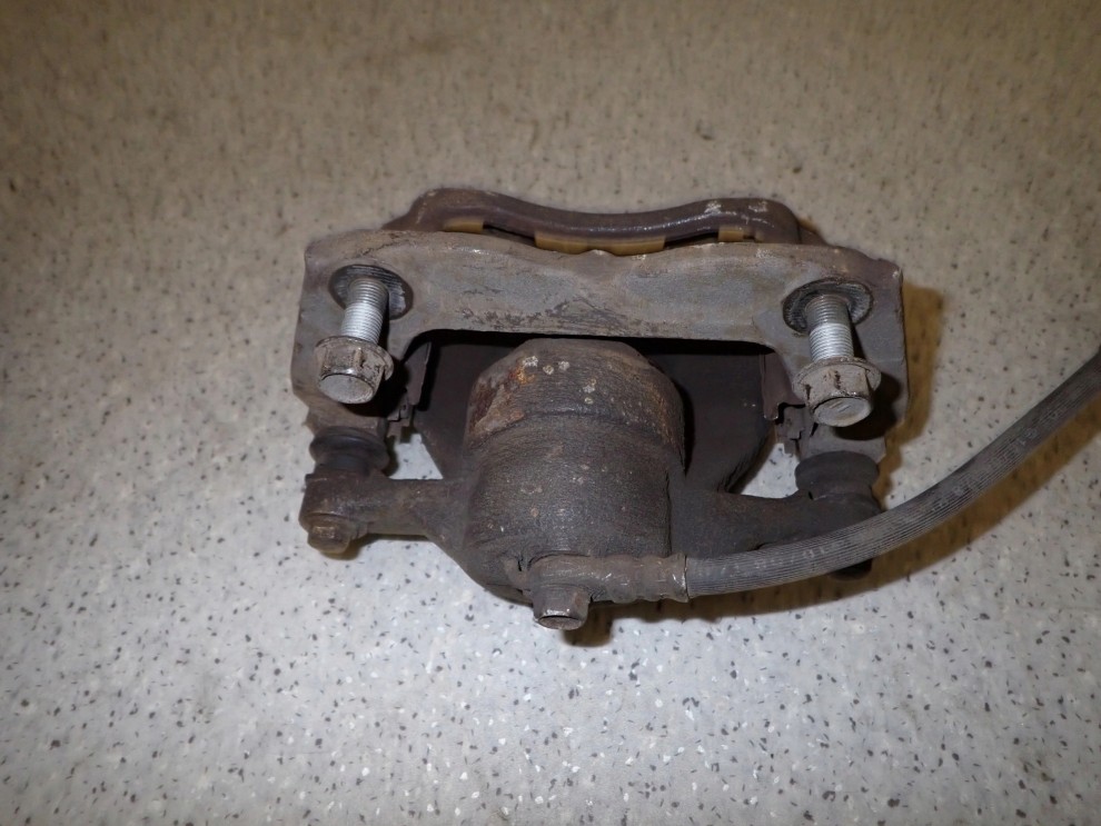 TOYOTA VERSO 09- 2.0D ZACISK PRZEDNI LEWY 7/9