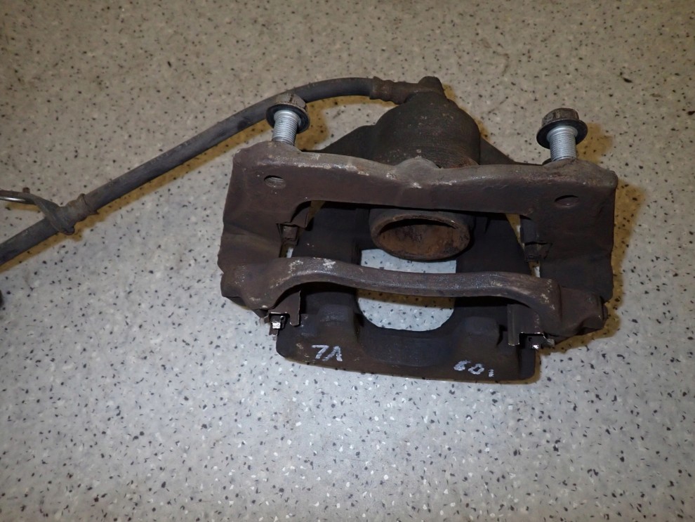 TOYOTA VERSO 09- 2.0D ZACISK PRZEDNI LEWY 9/9