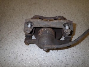 TOYOTA VERSO 09- 2.0D ZACISK PRZEDNI LEWY 7/9 MINIATURA