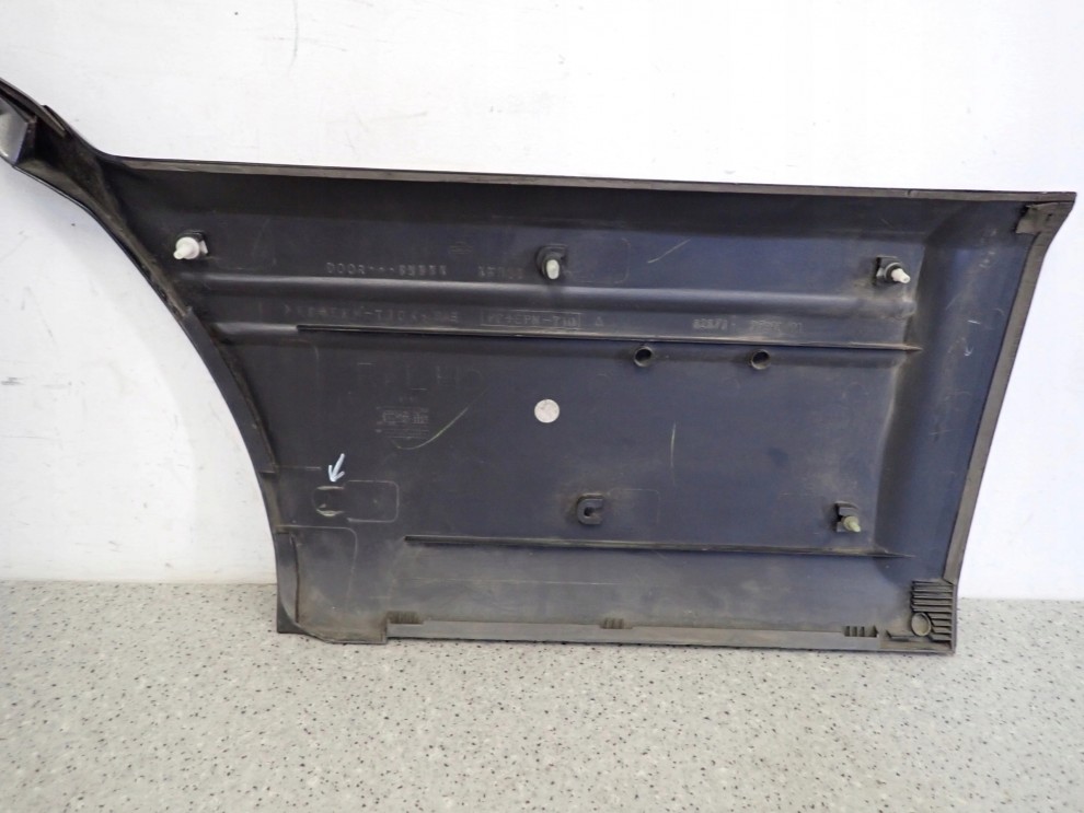 NISSAN TERRANO II 2 2,7 TD 1996- 5D LISTWA DRZWI TYLNA LEWA 10/10