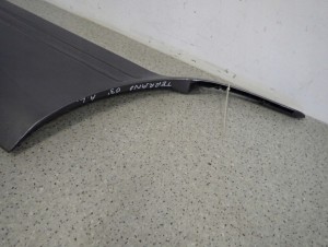 NISSAN TERRANO II 2 2,7 TD 1996- 5D LISTWA DRZWI TYLNA LEWA 6/10 MINIATURA