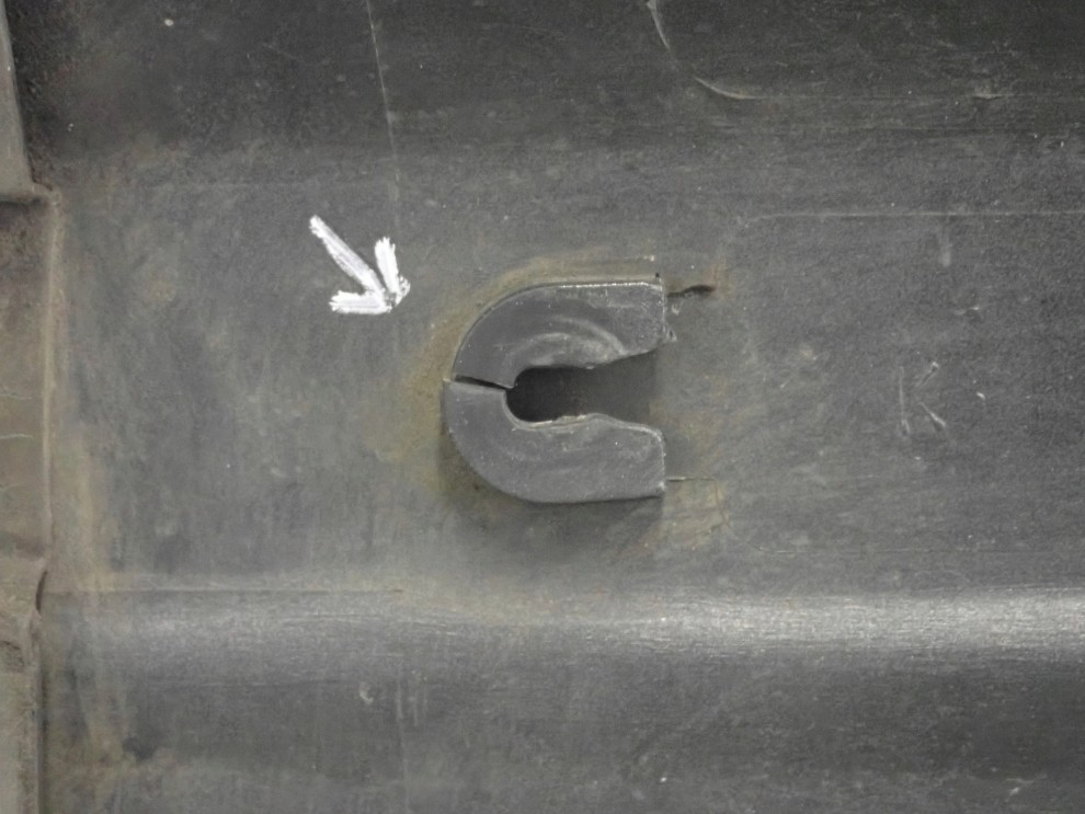 NISSAN TERRANO II 2 2,7 TD 1996- 5D LISTWA DRZWI PRZEDNIA LEWA 11/13