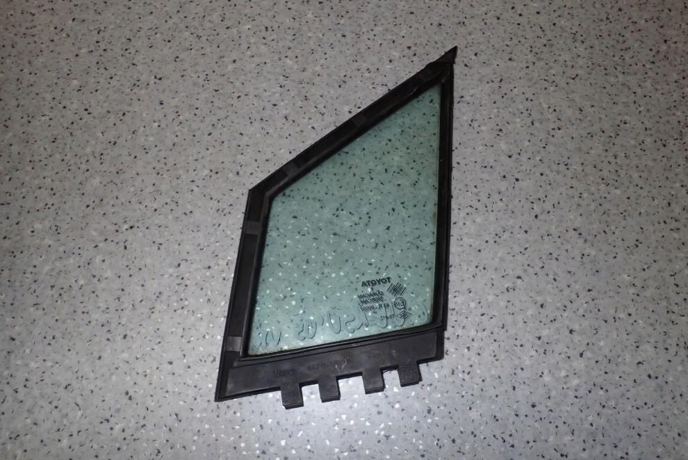 COROLLA VERSO 04-08 SZYBA PRZEDNIA PRAWA W DRZWI 3/3