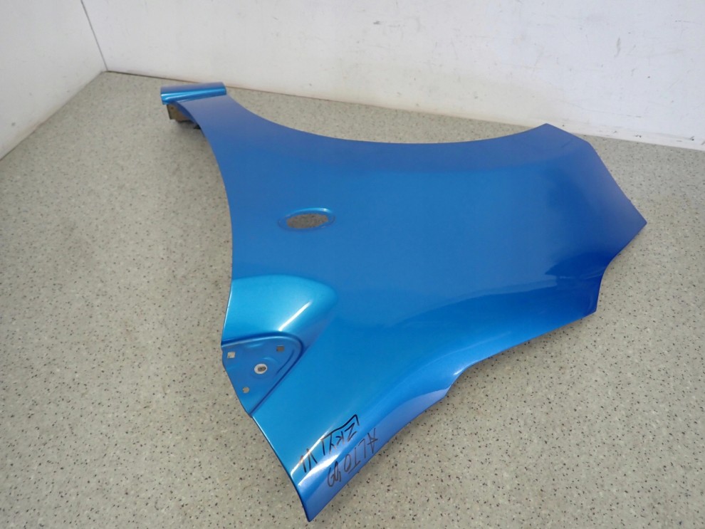 SUZUKI ALTO 5d 09-14 BŁOTNIK PRZEDNI LEWY ZKY 9/11