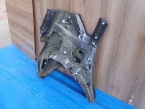 TOYOTA VERSO 09- BŁOTNIK TYLNY LEWY 11/12 MINIATURA