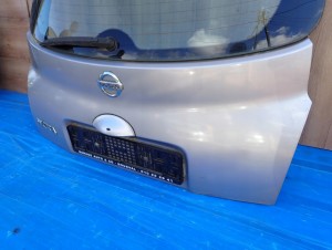 NISSAN MICRA K12 03- KLAPA BAGAŻNIKA SZYBA TYLNA KY0 4/9 MINIATURA
