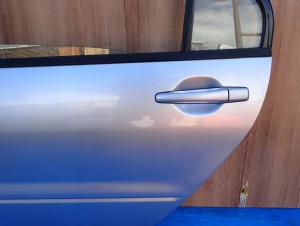 MITSUBISHI LANCER SEDAN 03-08 DRZWI TYLNE LEWE A31A 3/8 MINIATURA