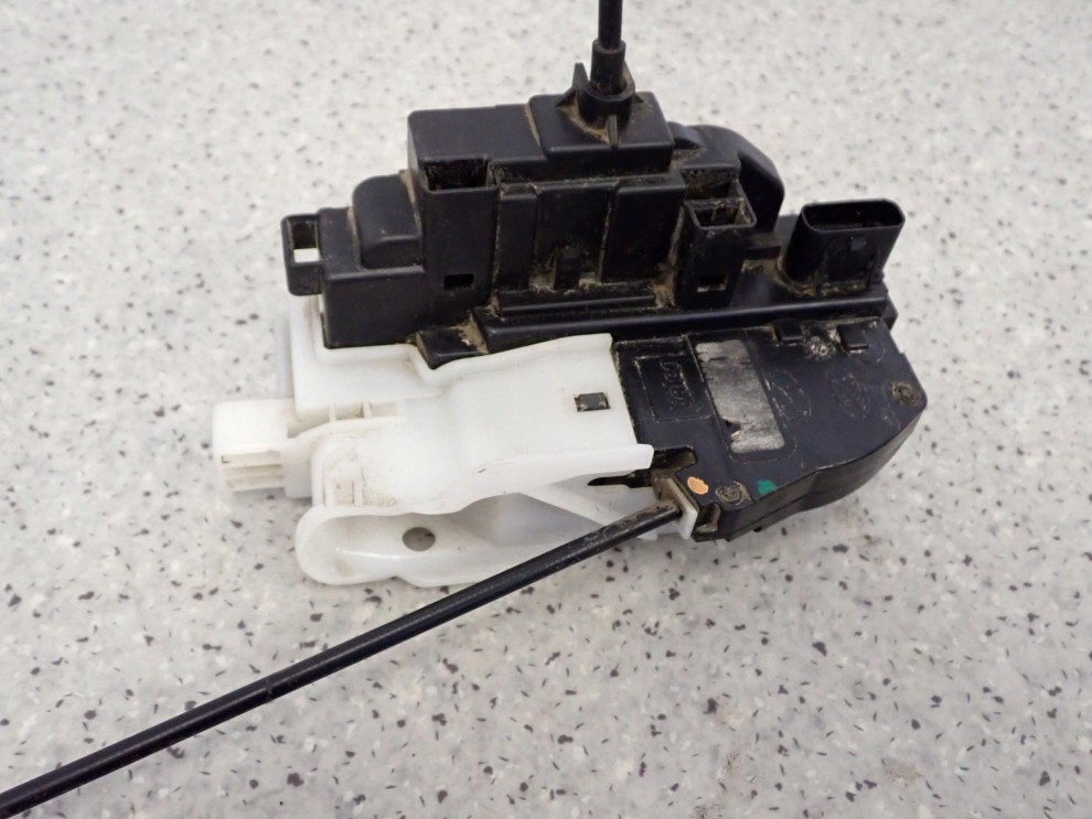 KIA CEED KOMBI 06-11 ZAMEK DRZWI TYLNY PRAWY 7/8