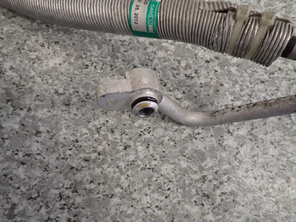 SUZUKI SX4 06-12 BENZYNA PRZEWÓD KLIMATYZACJI 3/4