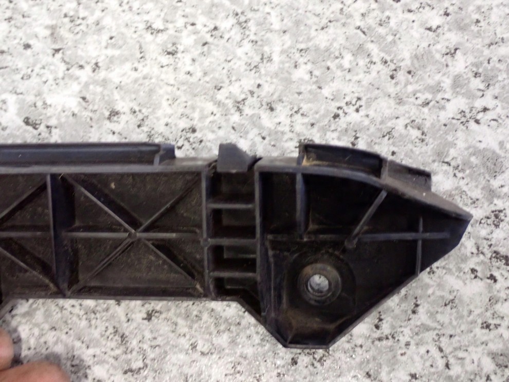 TOYOTA COROLLA E12 HB 02-07 ŚLIZG ZDERZAKA TYLNY LEWY 7/8