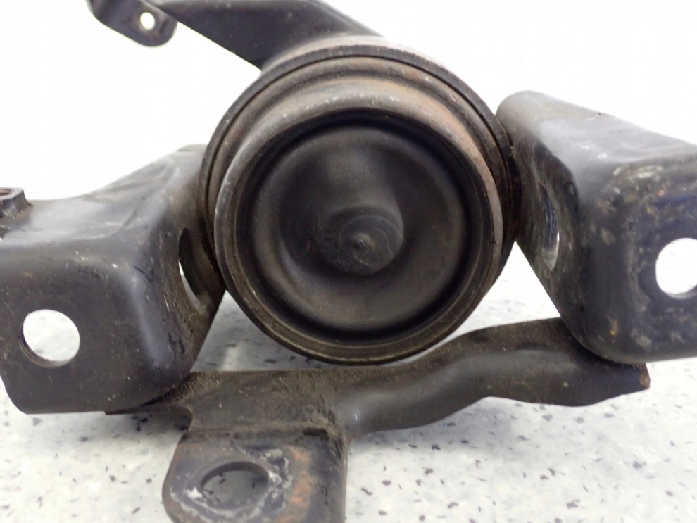 TOYOTA COROLLA VERSO 04-09 2.2 D4D PODUSZKA SILNIKA PRAWA 6/7