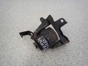 TOYOTA COROLLA VERSO 04-09 2.2 D4D PODUSZKA SILNIKA PRAWA 1/7 MINIATURA