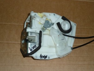 SUZUKI SX4 06-13 ZAMEK DRZWI TYLNY PRAWY TYŁ