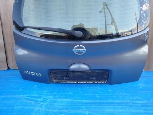 NISSAN MICRA K12 03- KLAPA BAGAŻNIKA SZYBA TYLNA B52 4/9 MINIATURA