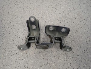 HYUNDAI i40 11-15 ZAWIASY DRZWI PRZEDNICH PRAWYCH S6G 3/4 MINIATURA