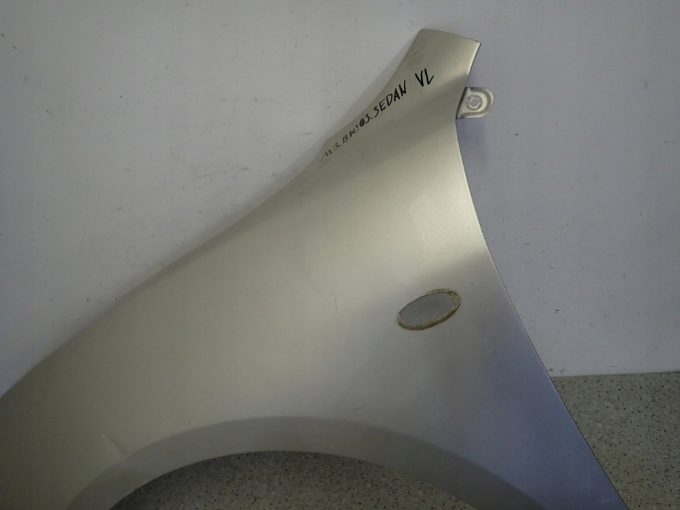 MAZDA3 MAZDA 3 BK SEDAN 03-08 BŁOTNIK PRZEDNI LEWY 24E 6/16