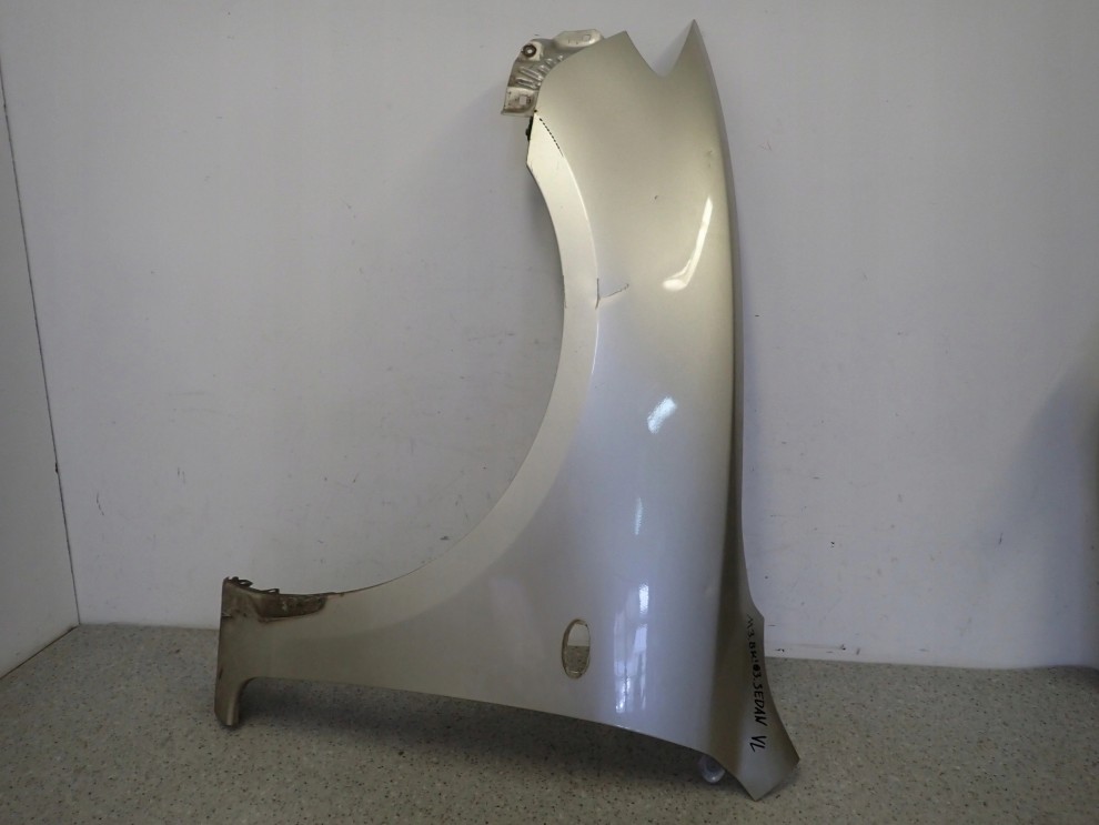 MAZDA3 MAZDA 3 BK SEDAN 03-08 BŁOTNIK PRZEDNI LEWY 24E 10/16