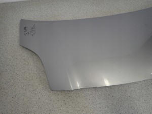 TOYOTA YARIS II 06-11 MASKA POKRYWA SILNIKA 1F8 2/10 MINIATURA