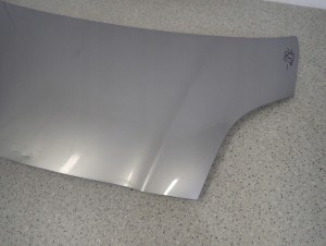 TOYOTA YARIS II 06-11 MASKA POKRYWA SILNIKA 1F8 3/10 MINIATURA