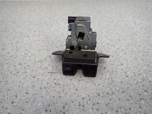 HYUNDAI IX20 09- VENGA SOUL ZAMEK KLAPY BAGAŻNIKA 5/8 MINIATURA