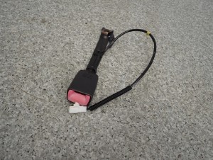 TOYOTA AYGO 05- ZAPINKA ZAPIĘCIE PASA BEPIECZEŃSTWA PRZÓD LEWA 1/5 MINIATURA