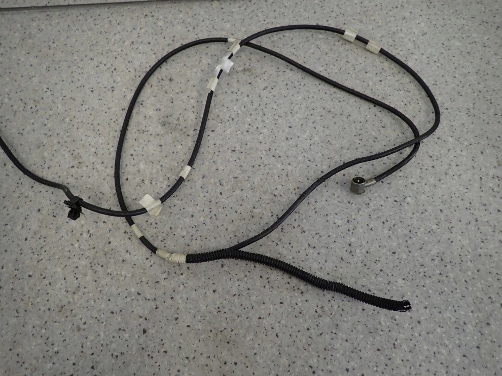 TOYOTA AYGO 05- ANTENA DACHOWA BAT PRZEWÓD 4/6