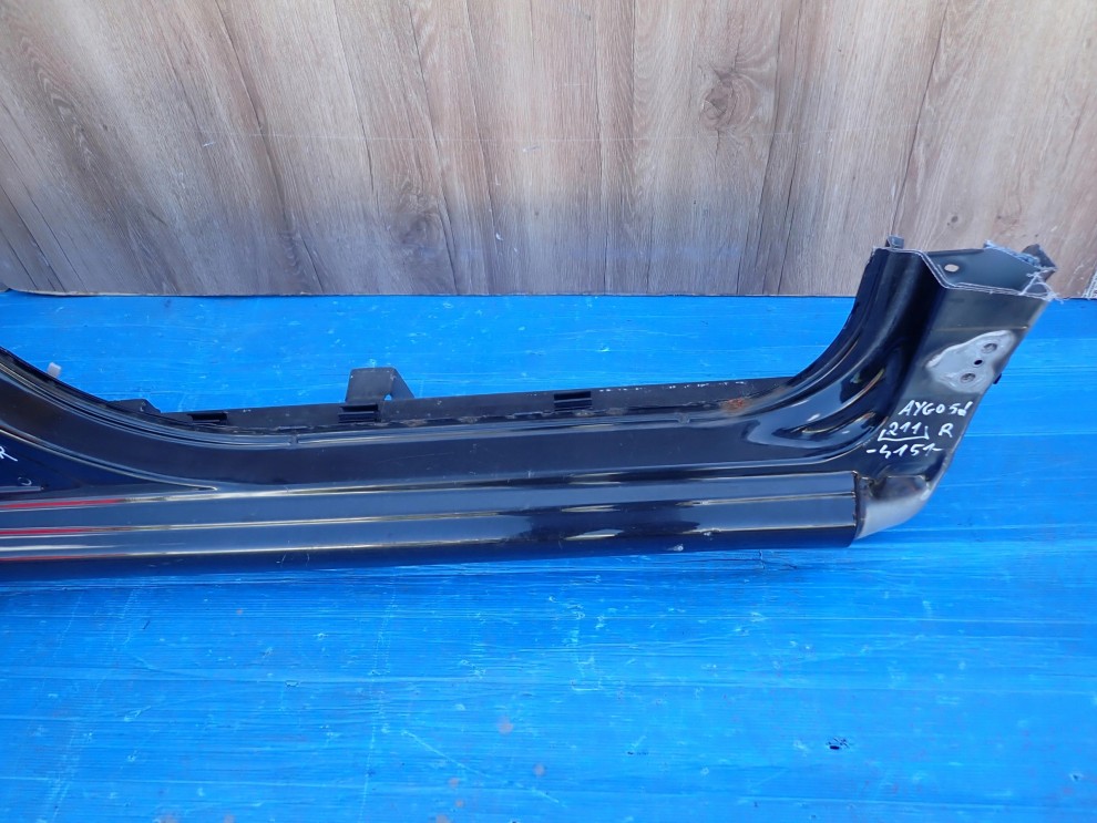 TOYOTA AYGO 06-12 PRÓG PRAWY 211 5/12