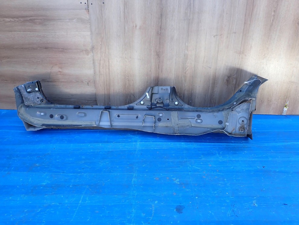 TOYOTA AYGO 06-12 PRÓG PRAWY 211 7/12