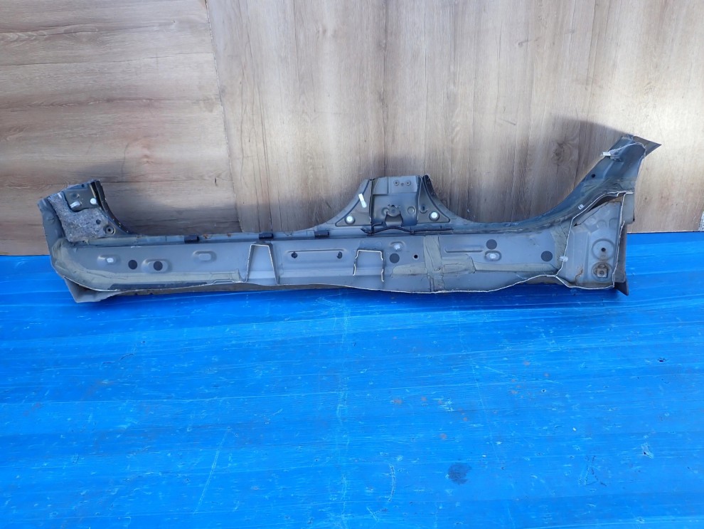 TOYOTA AYGO 06-12 PRÓG PRAWY 211 8/12