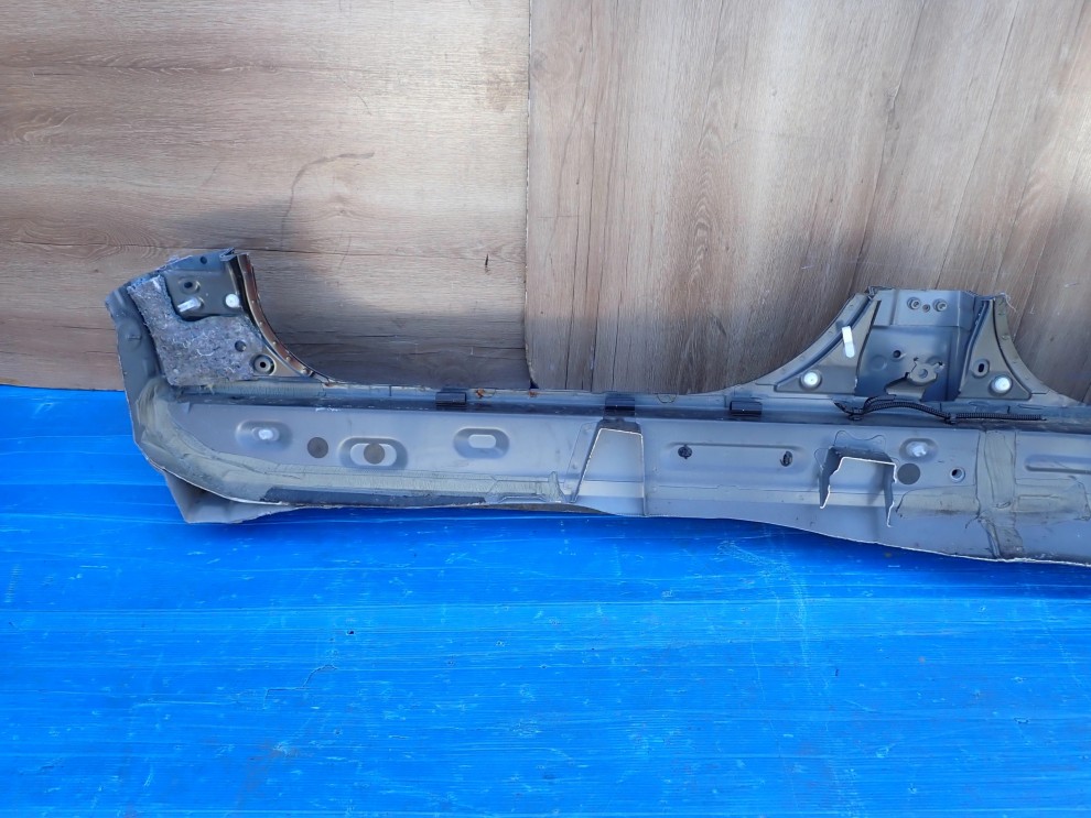 TOYOTA AYGO 06-12 PRÓG PRAWY 211 9/12