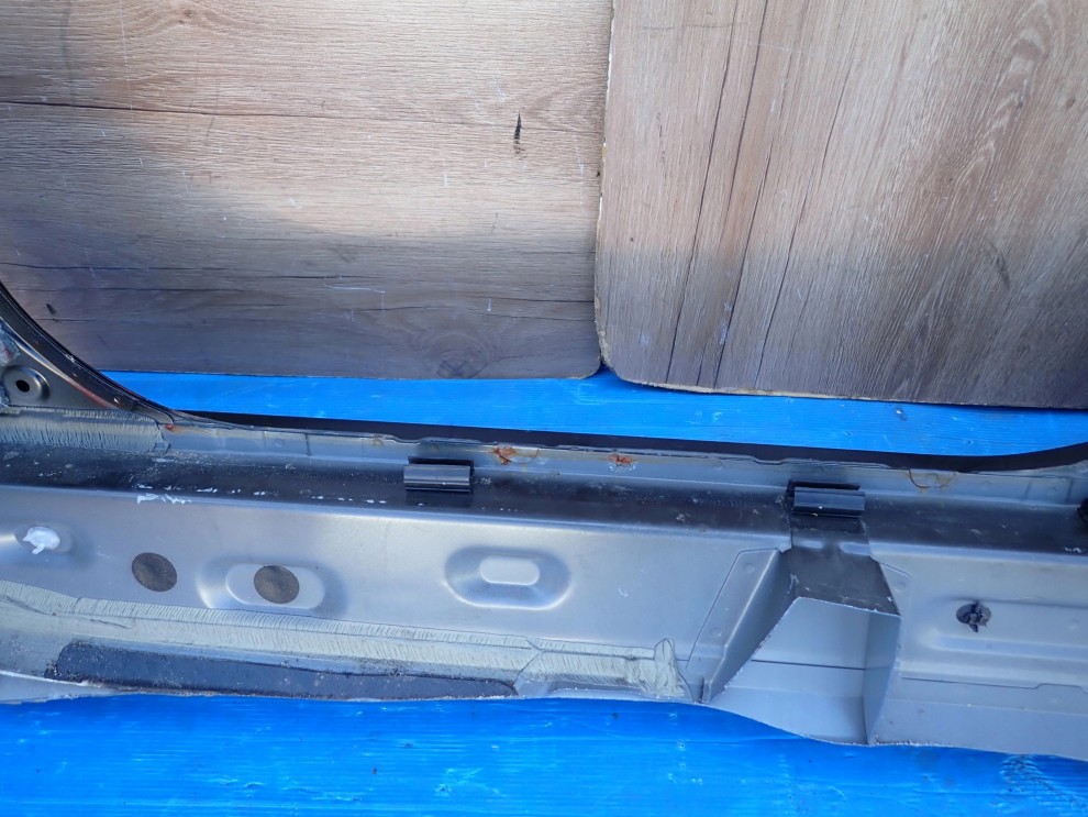 TOYOTA AYGO 06-12 PRÓG PRAWY 211 10/12