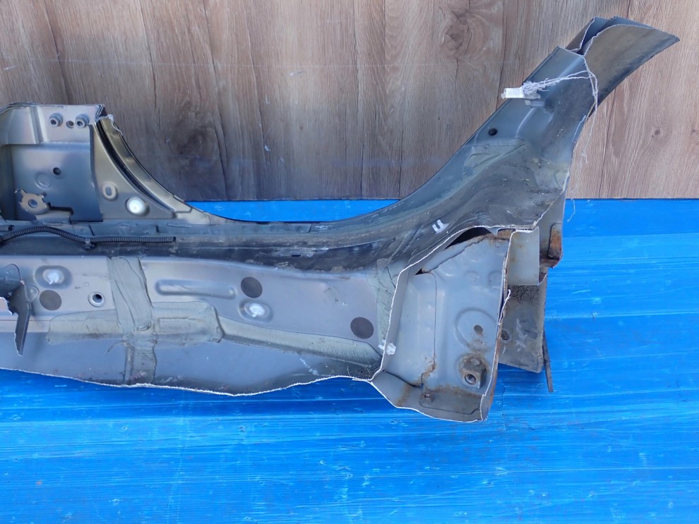 TOYOTA AYGO 06-12 PRÓG PRAWY 211 12/12