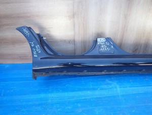 TOYOTA AYGO 06-12 PRÓG PRAWY 211 2/12 MINIATURA