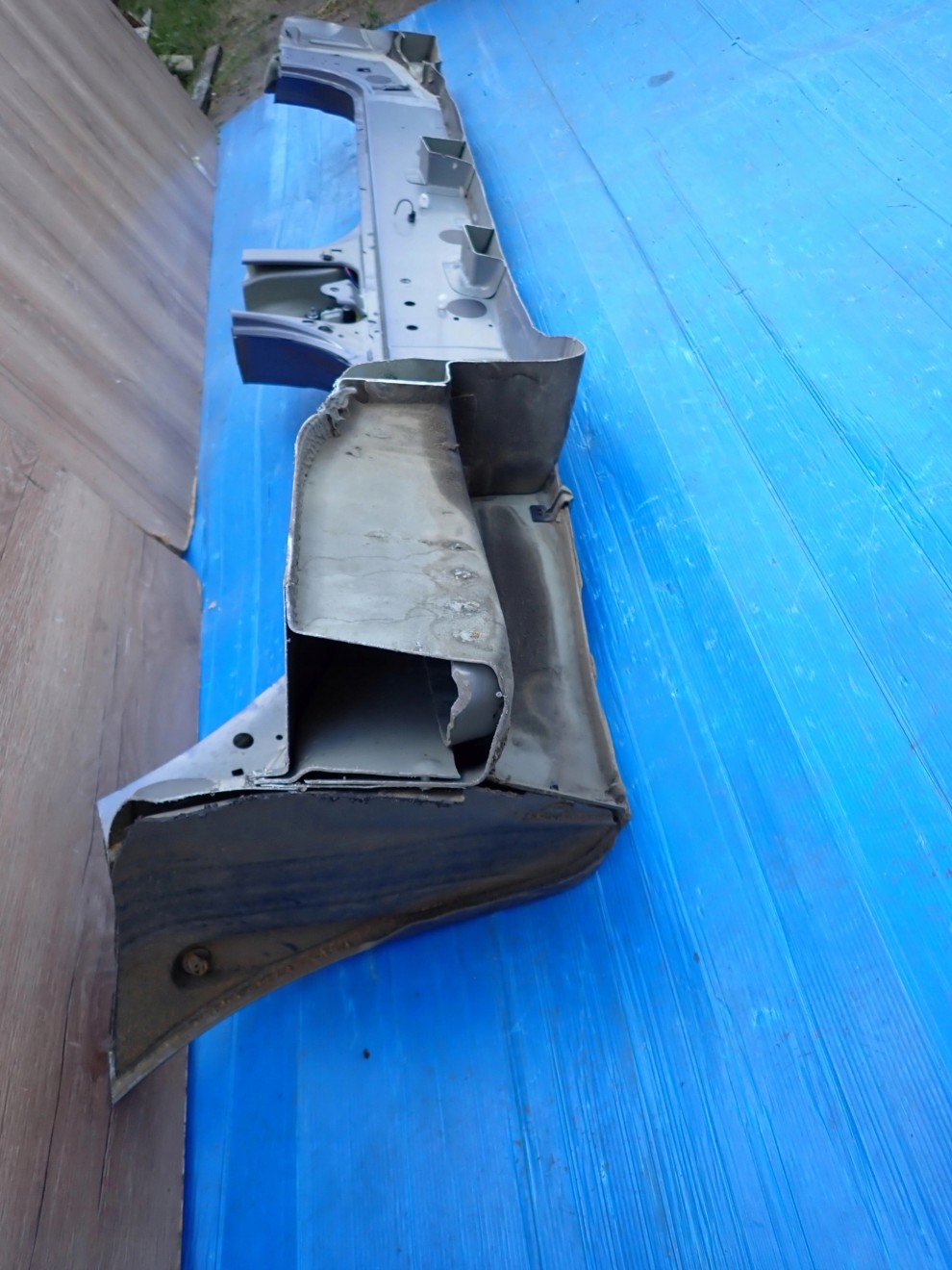 NISSAN NOTE E11 06-11 PRÓG LEWY B52G 8/9