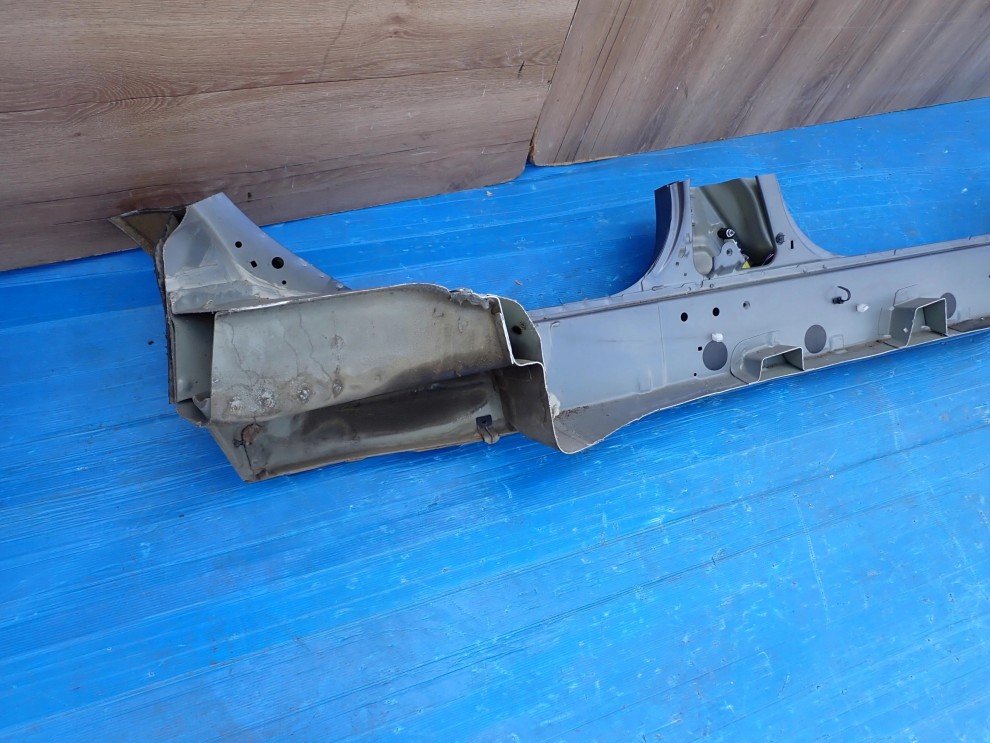 NISSAN NOTE E11 06-11 PRÓG LEWY B52G 9/9