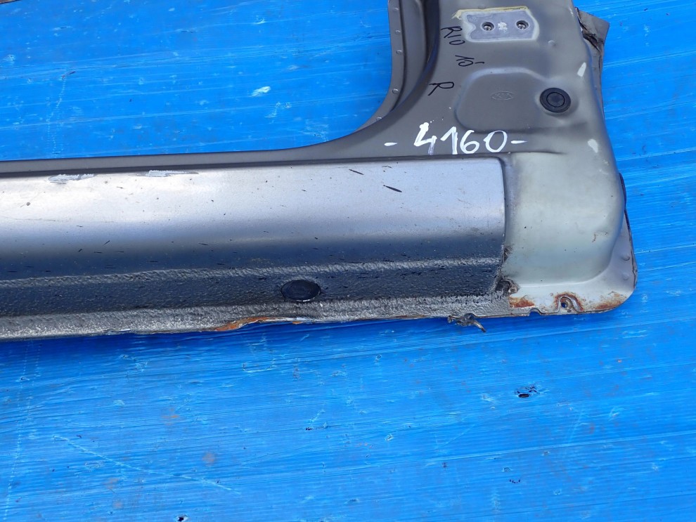 KIA RIO HATCHBACK 05-11 PRÓG PRAWY 6/10