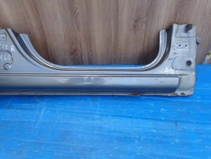 KIA RIO HATCHBACK 05-11 PRÓG PRAWY 3/10 MINIATURA