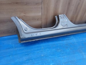 KIA RIO HATCHBACK 05-11 PRÓG PRAWY 4/10 MINIATURA