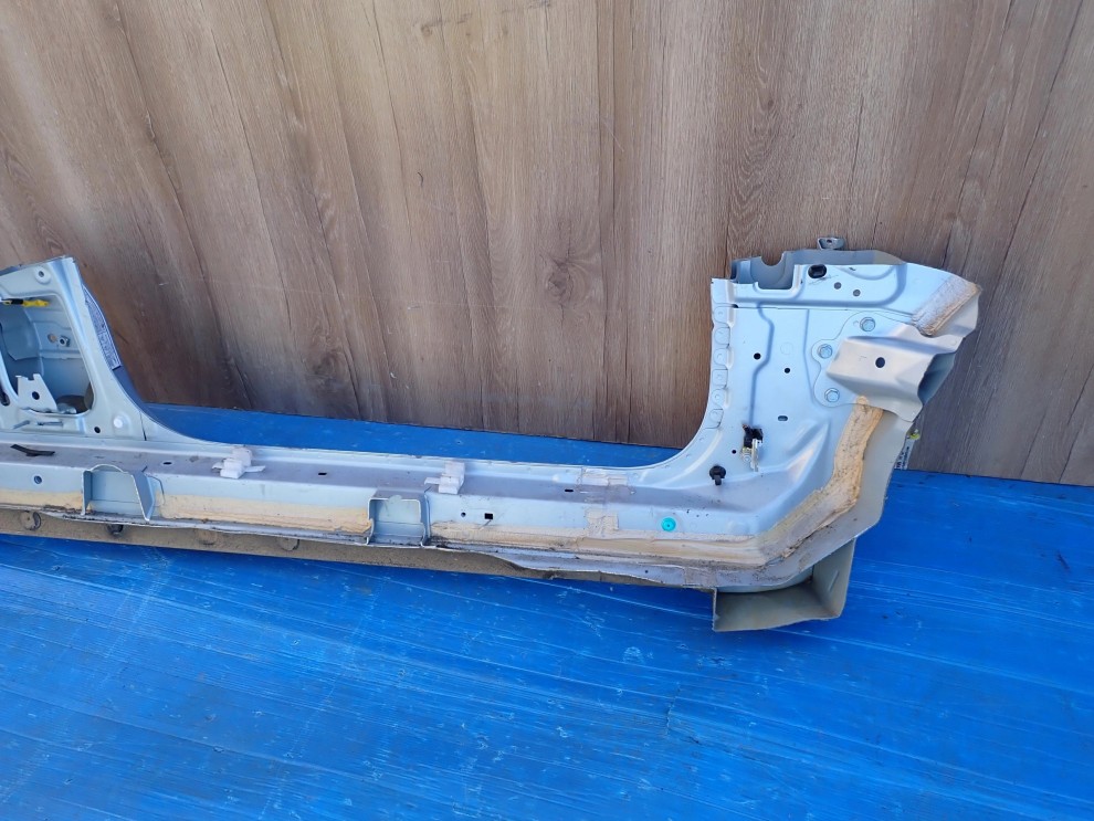 MITSUBISHI COLT 04-12 5d PRÓG LEWY 14/14