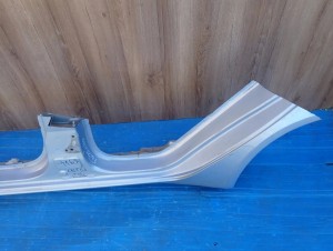 MITSUBISHI COLT 04-12 5d PRÓG LEWY 6/14 MINIATURA