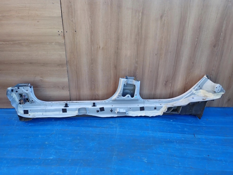 HYUNDAI I30 HATCHBACK 07-11 PRÓG PRAWY 9/11