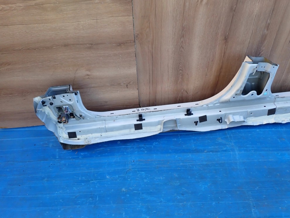 HYUNDAI I30 HATCHBACK 07-11 PRÓG PRAWY 10/11