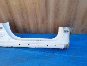 HYUNDAI I30 HATCHBACK 07-11 PRÓG PRAWY 3/11 MINIATURA