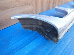 MITSUBISHI COLT 04-12 5d PRÓG PRAWY 10/15 MINIATURA