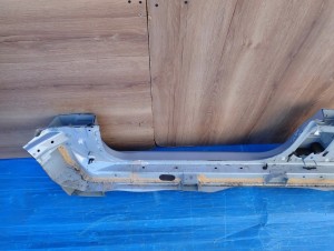 MITSUBISHI COLT 04-12 5d PRÓG PRAWY 15/15 MINIATURA