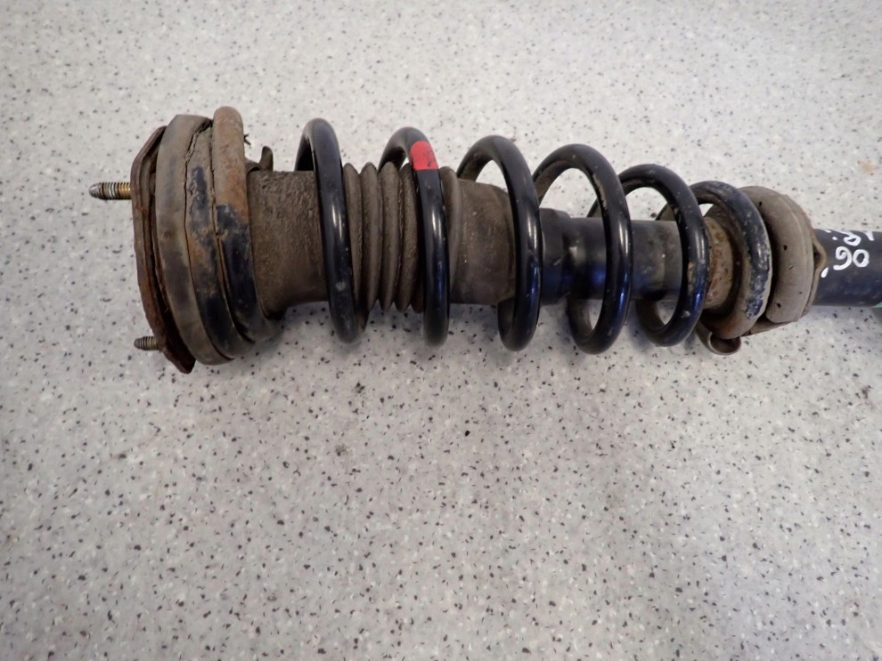 MAZDA 6 MAZDA6 BENZYNA 02-07 AMORTYZATOR PRZEDNI PRAWY 6/7