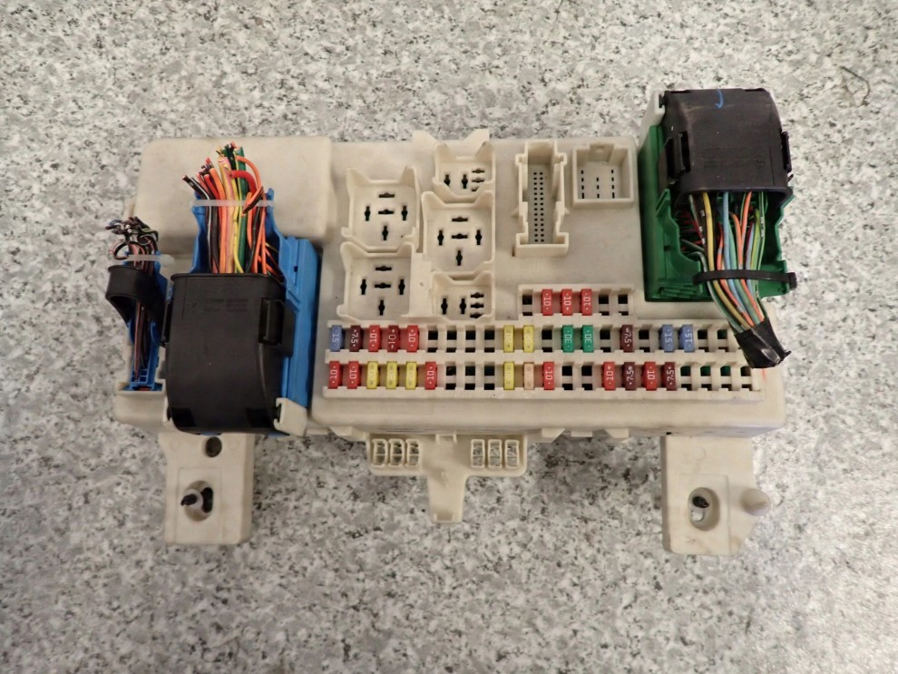 MAZDA3 MAZDA 3 BK 1.6D PUSZKA ELEKTRYCZNA MODUŁ KOMFORTU 1/5