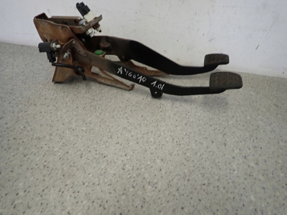 TOYOTA AYGO 05- PEDAŁ PEDAŁY HAMULCA SPRZĘGŁA 2/7