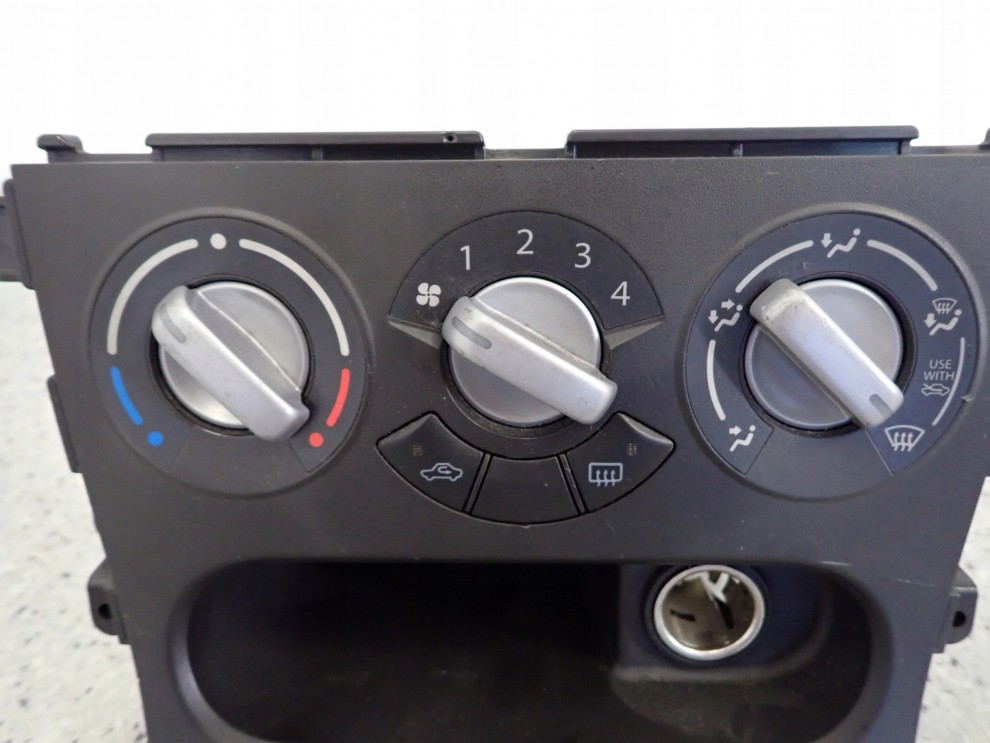 SUZUKI SPLASH 09-14 PANEL STEROWANIA NAWIEWEM 2/4